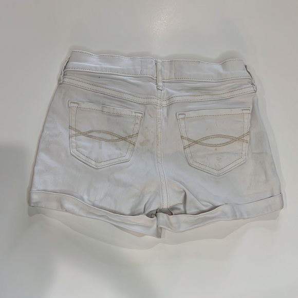 Abercrombie white Jean shorts - Picture 2 of 2